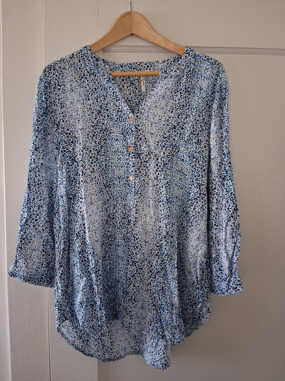 grand & greene Blue Abstract Leopard Print Blouse L Lightweight Rayon